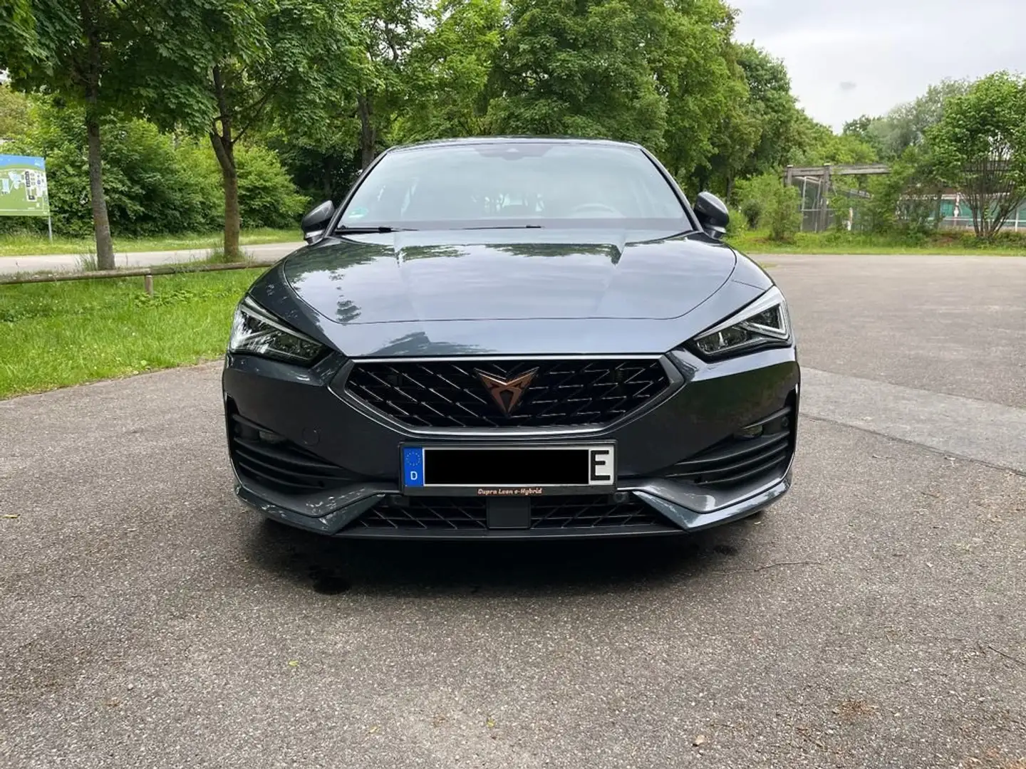 CUPRA Leon Leon+1.4+e-Hybrid+(110+kW+150 PS System) Grau - 1
