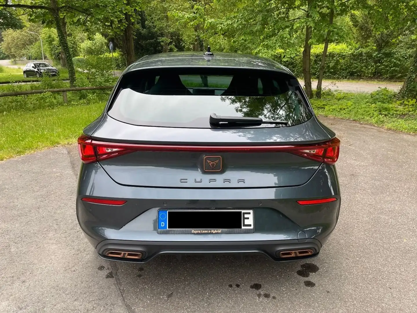 CUPRA Leon Leon+1.4+e-Hybrid+(110+kW+150 PS System) Grau - 2