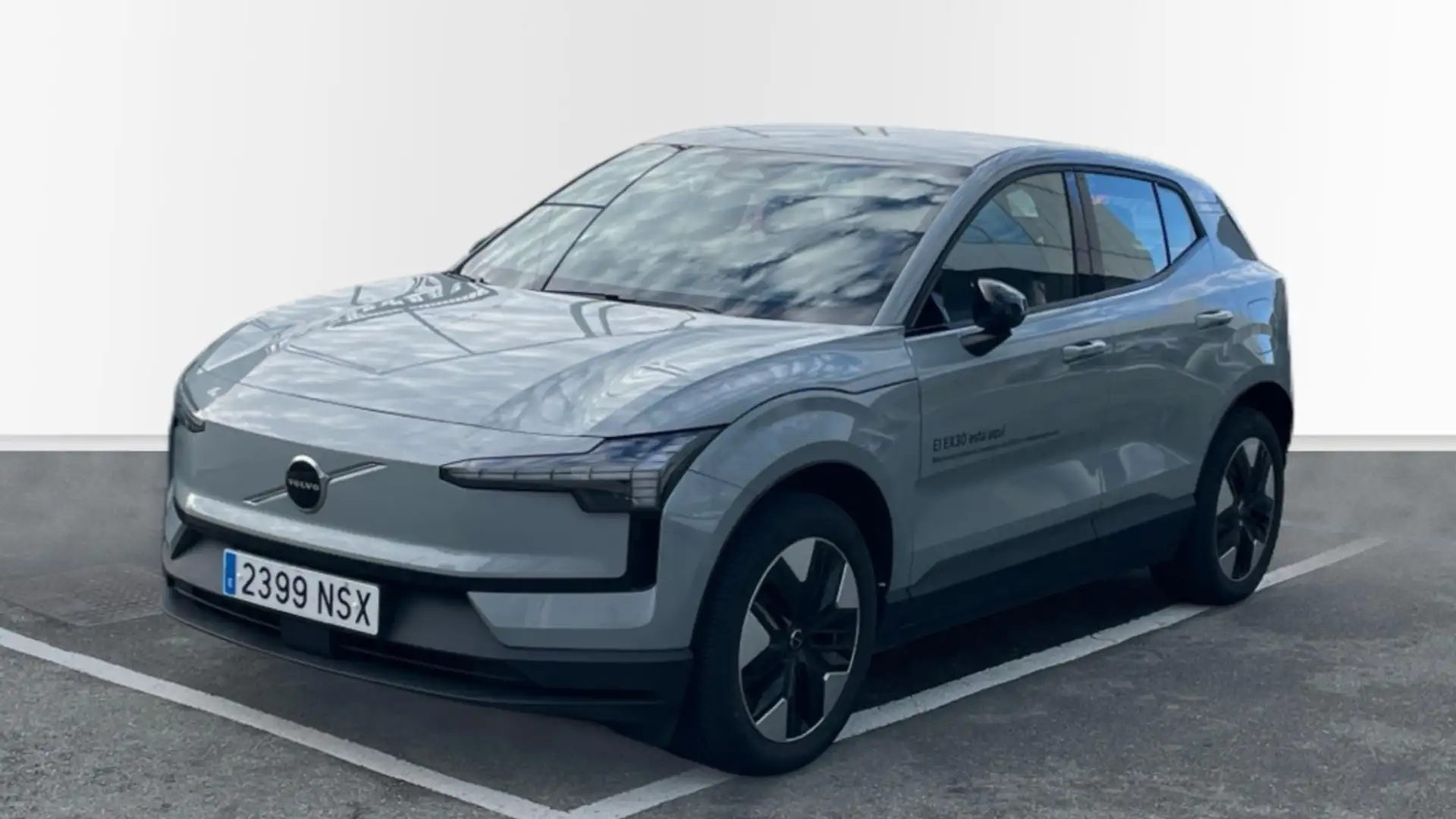 Volvo EX30 CORE P5 LONG RANGE ELECTRIC - 1