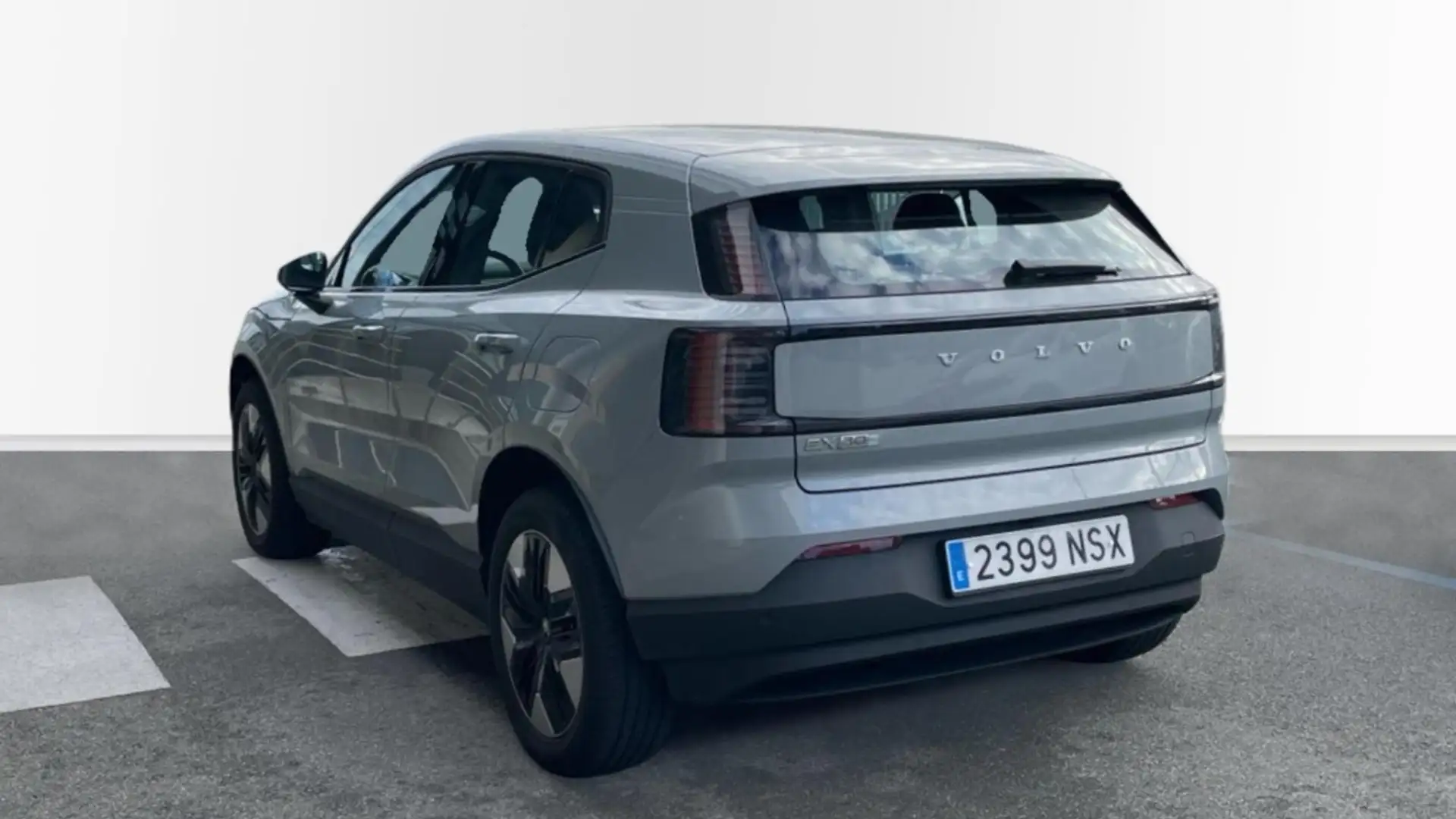 Volvo EX30 CORE P5 LONG RANGE ELECTRIC - 2