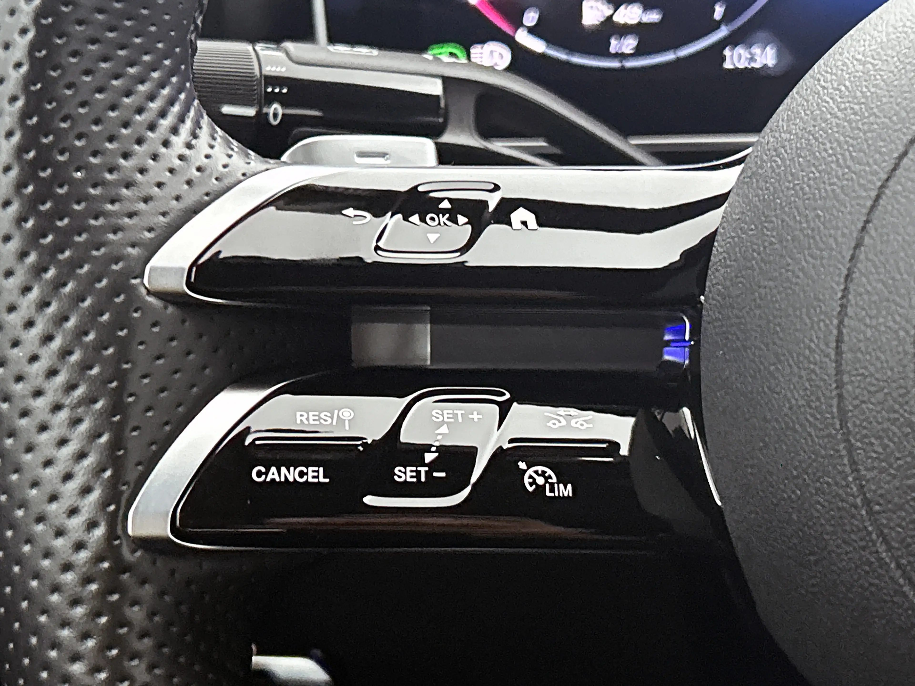 Mercedes-Benz CLE 180 Cabriolet AMG Line | Airscarf | Aircap | Memory | — photo 15