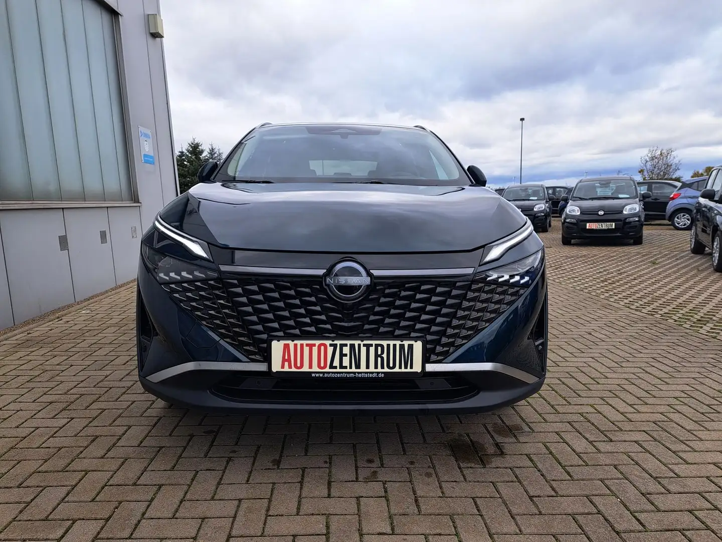 Nissan Qashqai N-Connecta 1.3 MHEV 158PS Xtronic WINTER Grün - 2