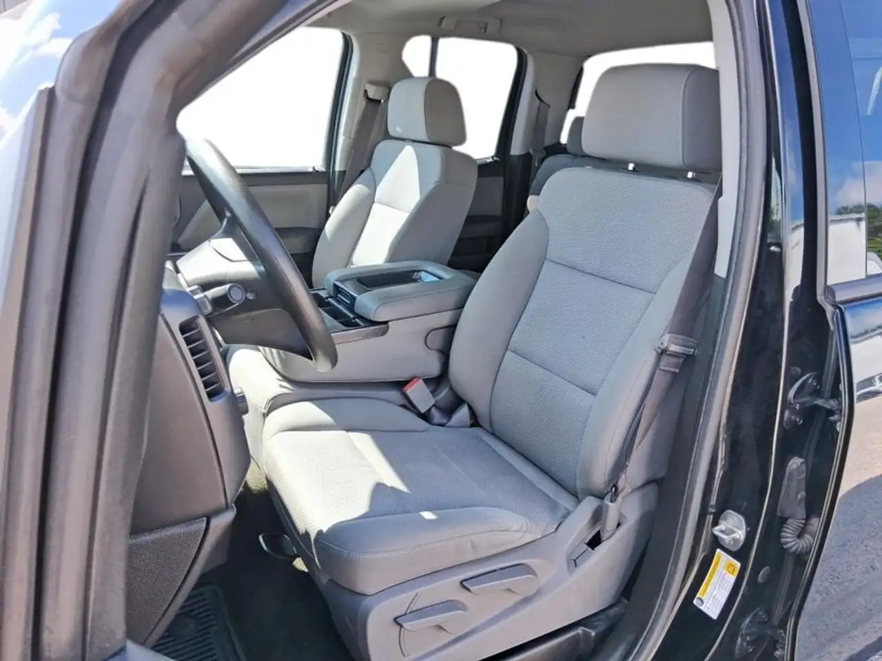 Chevrolet Silverado 1500 photo Chevrolet Silverado 1500