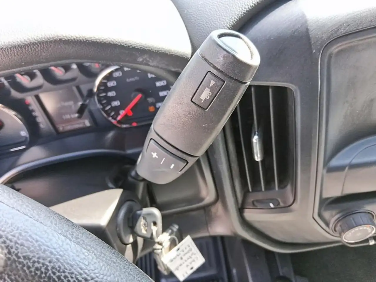 Chevrolet Silverado 1500 photo Chevrolet Silverado 1500