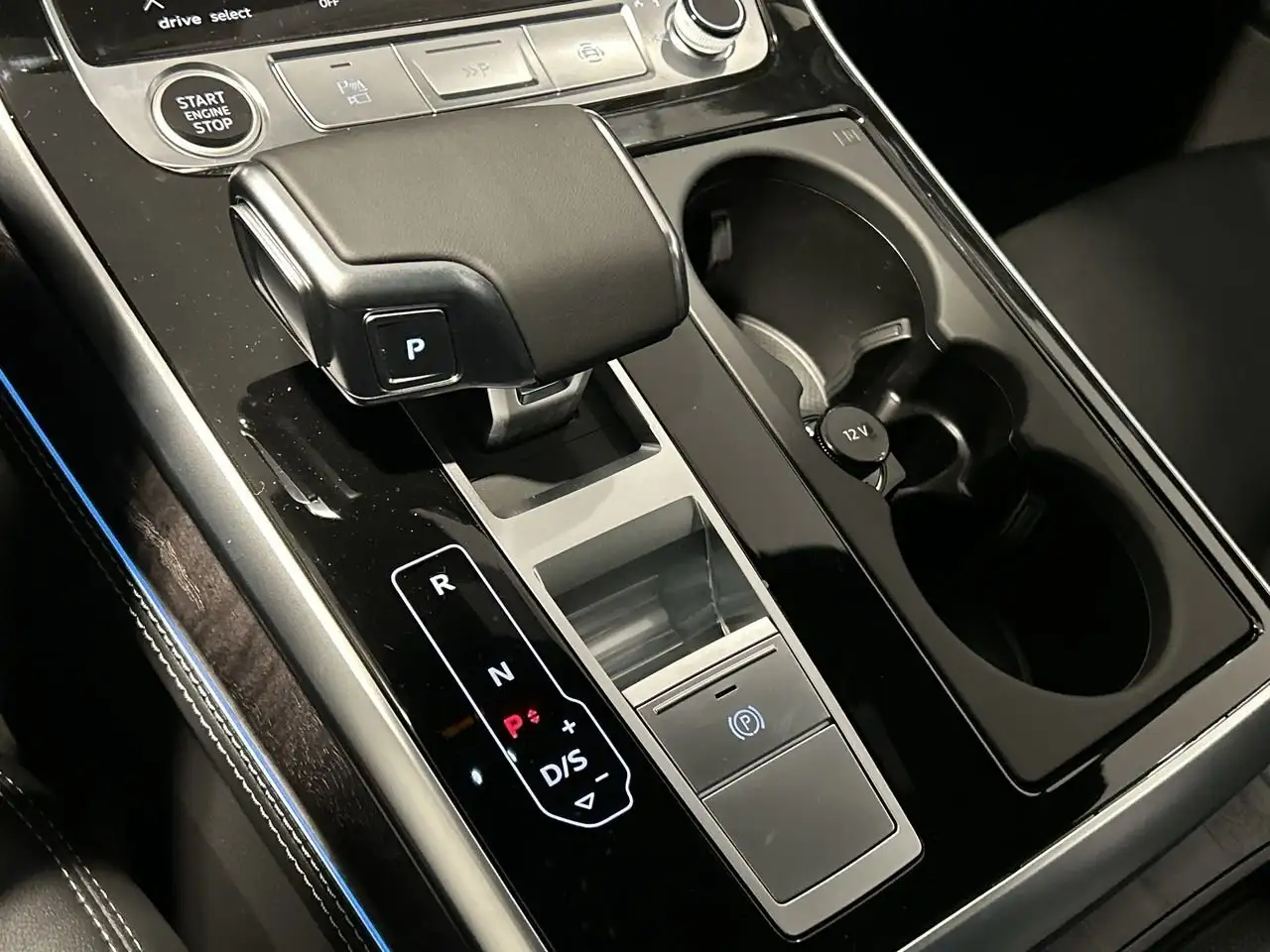 Audi Q7 снимка Audi Q7