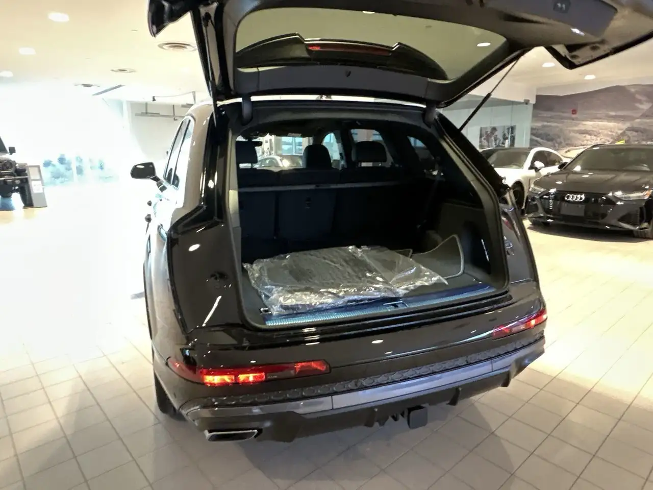 Audi Q7 снимка Audi Q7