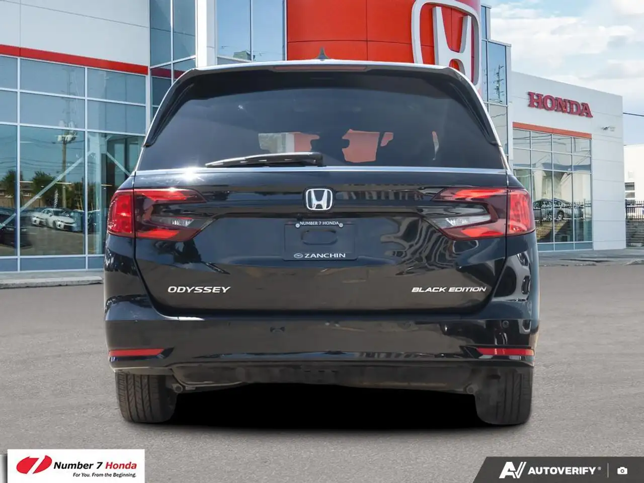 Honda Odyssey снимка Honda Odyssey