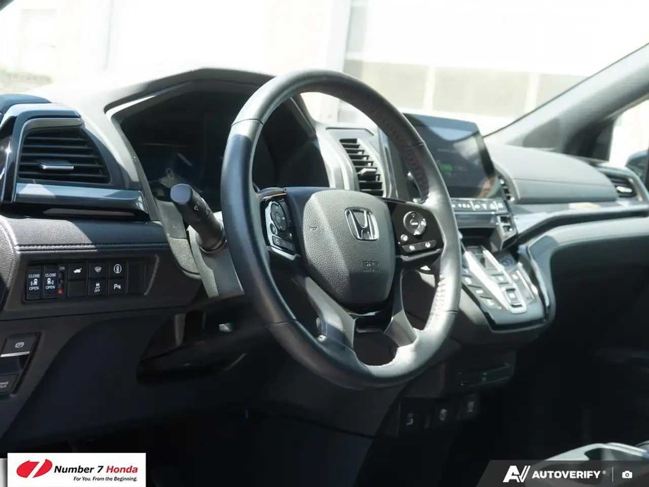 Honda Odyssey снимка Honda Odyssey