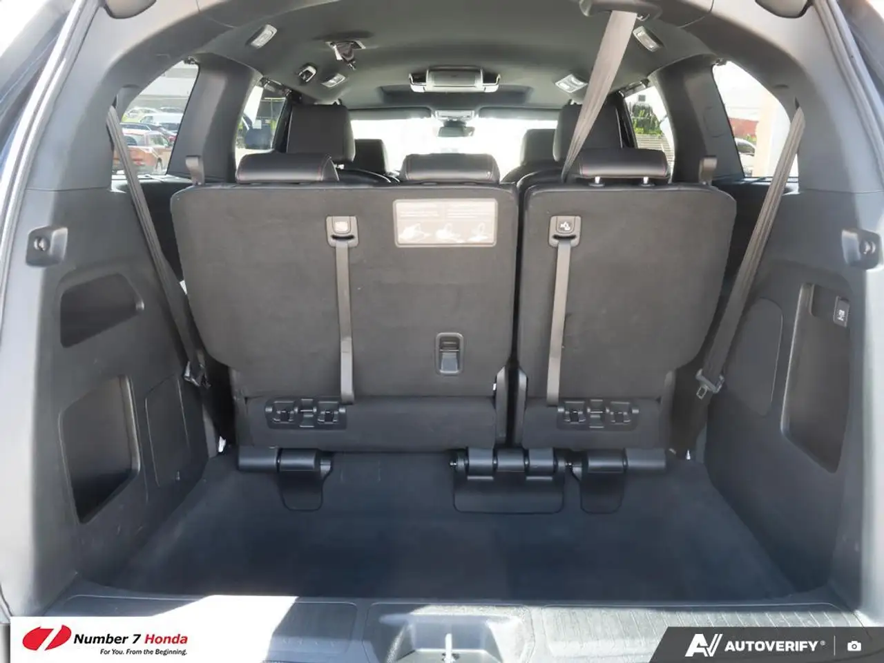 Honda Odyssey снимка Honda Odyssey