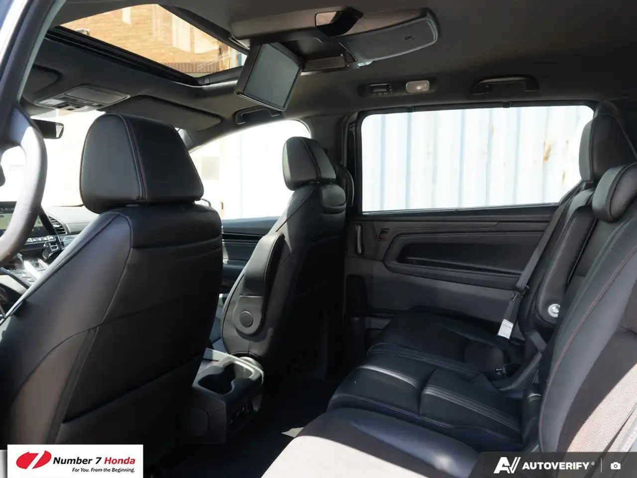 Honda Odyssey снимка Honda Odyssey