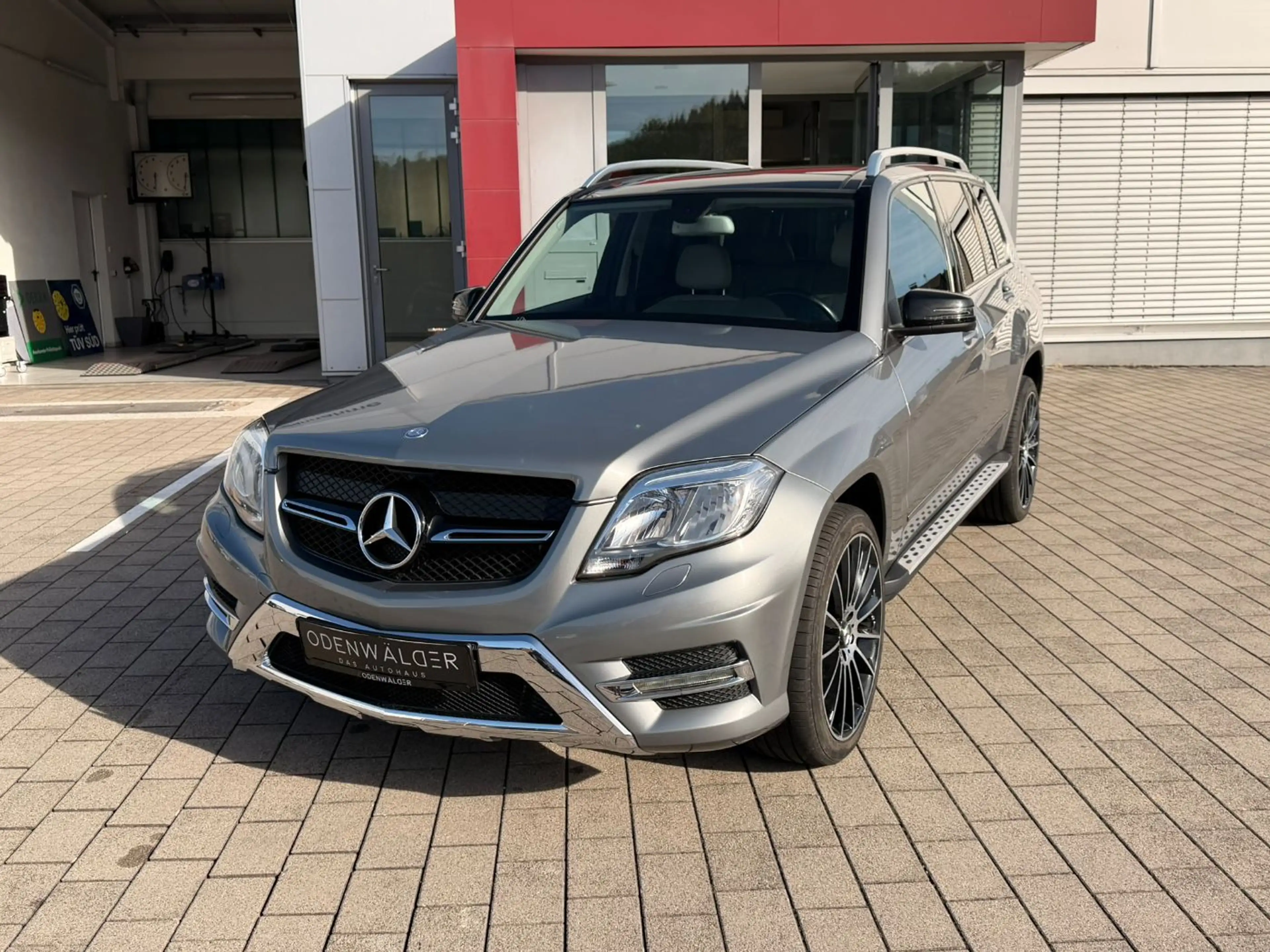 Mercedes-Benz GLK 350 4Matic CGI 4MATIC BlueEff AHK+Navi+Pano