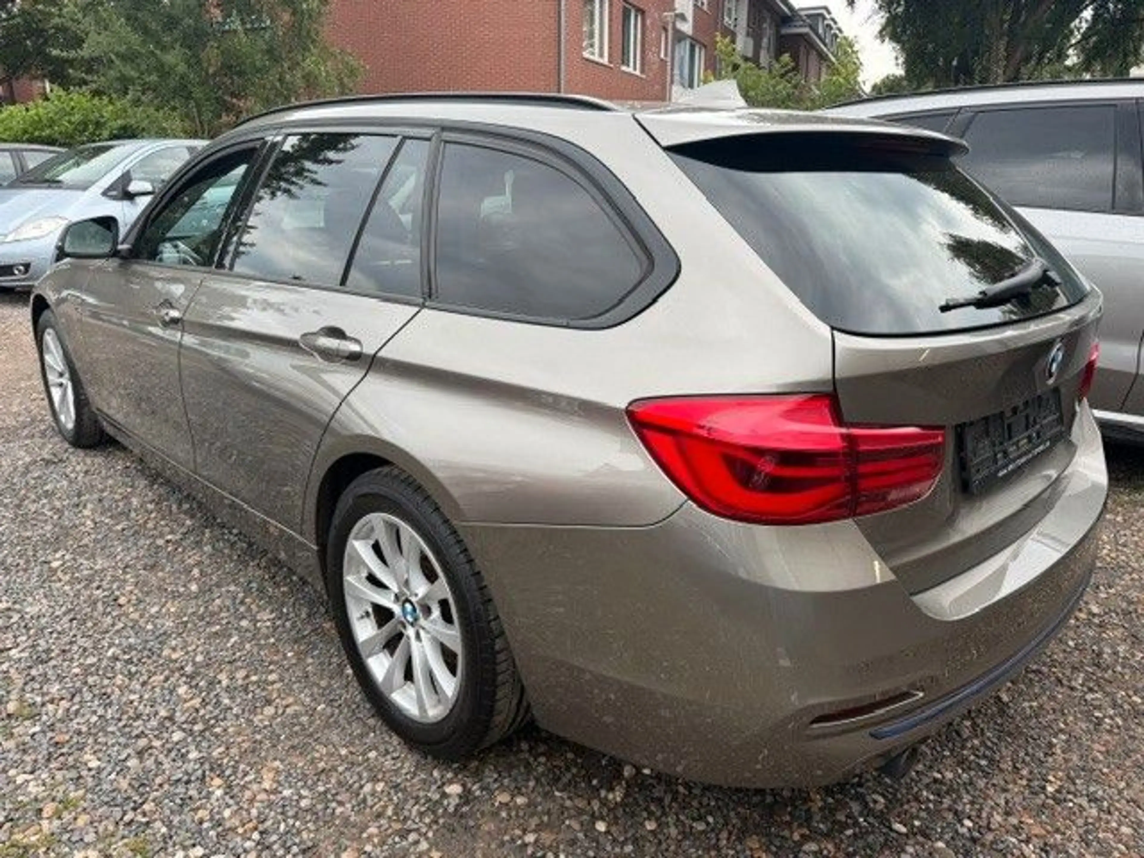 BMW 318 D Touring Sport Line — photo 4