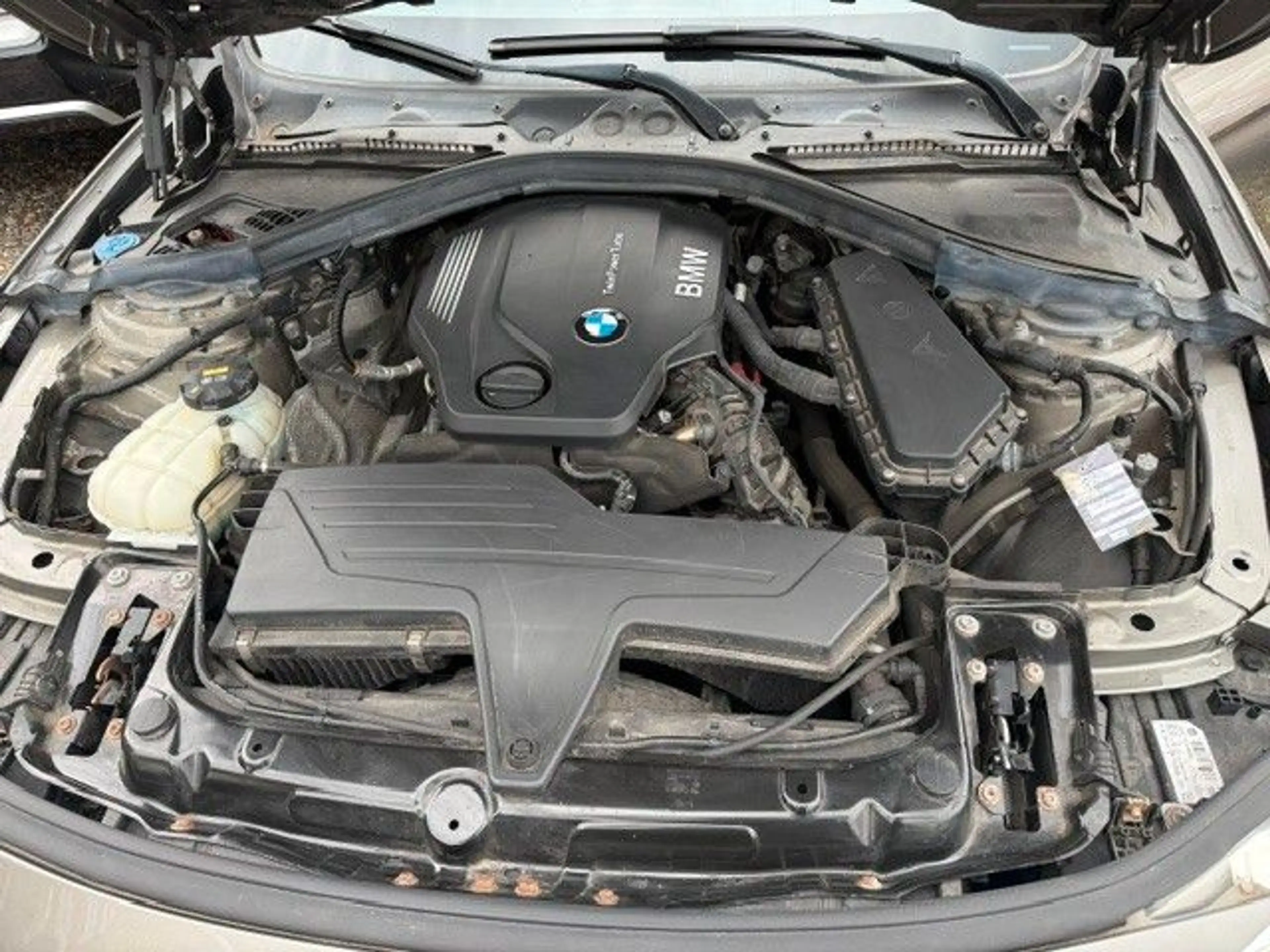 BMW 318 D Touring Sport Line — photo 12