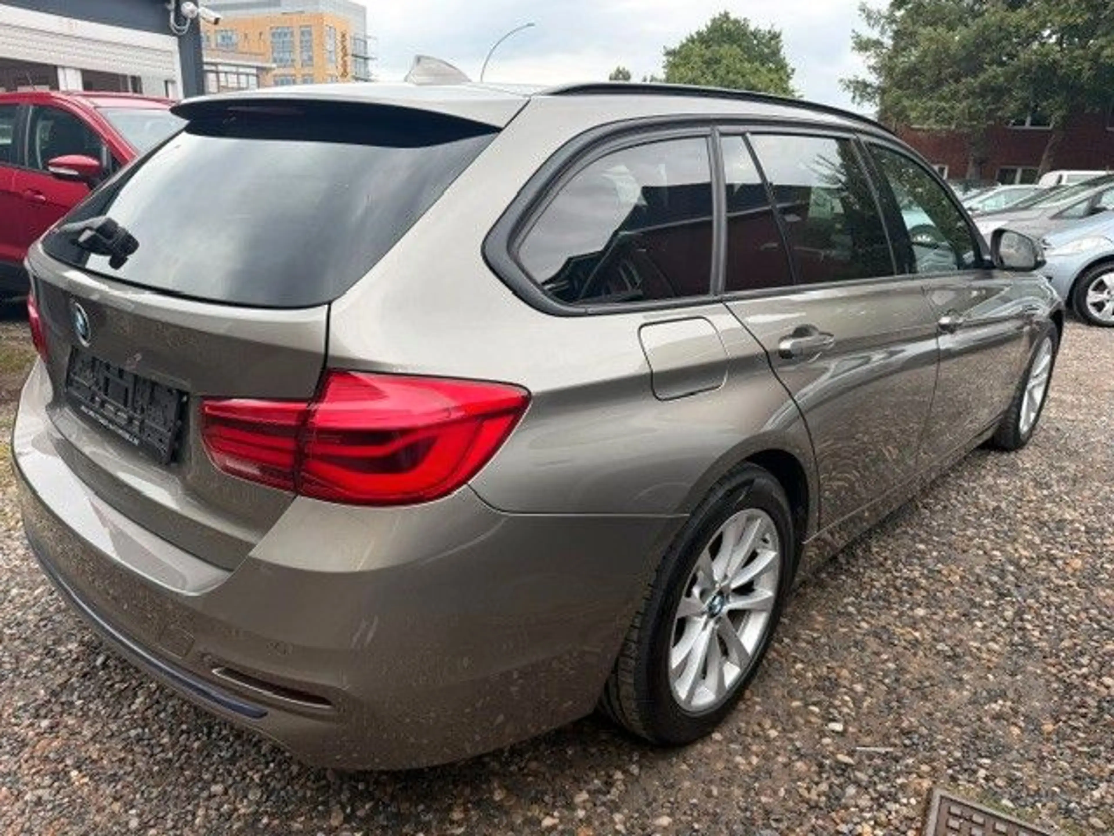 BMW 318 D Touring Sport Line — photo 6