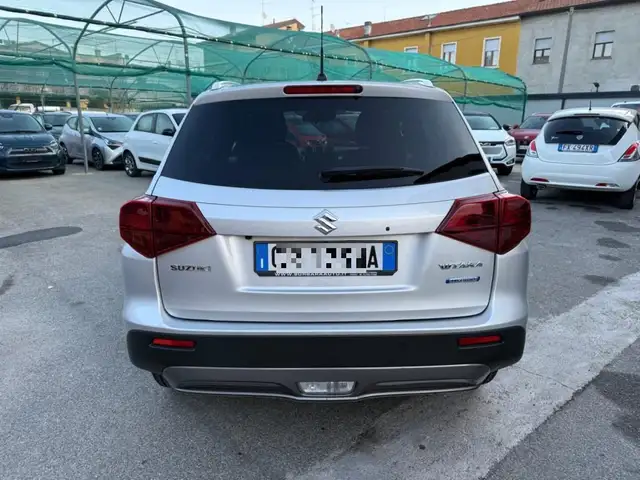 Suzuki Vitara view 4