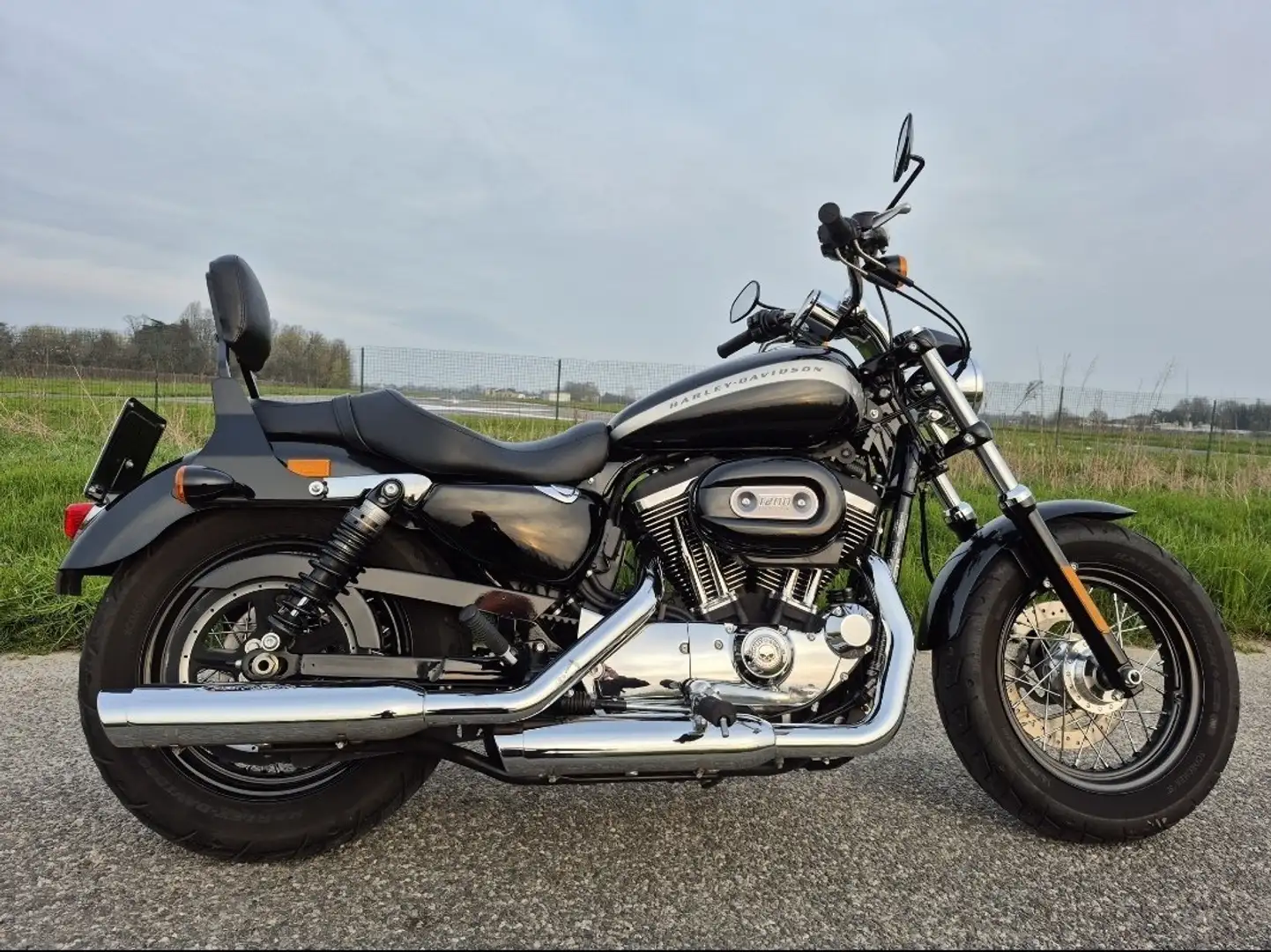 Harley-Davidson Sportster 1200 Zwart - 1