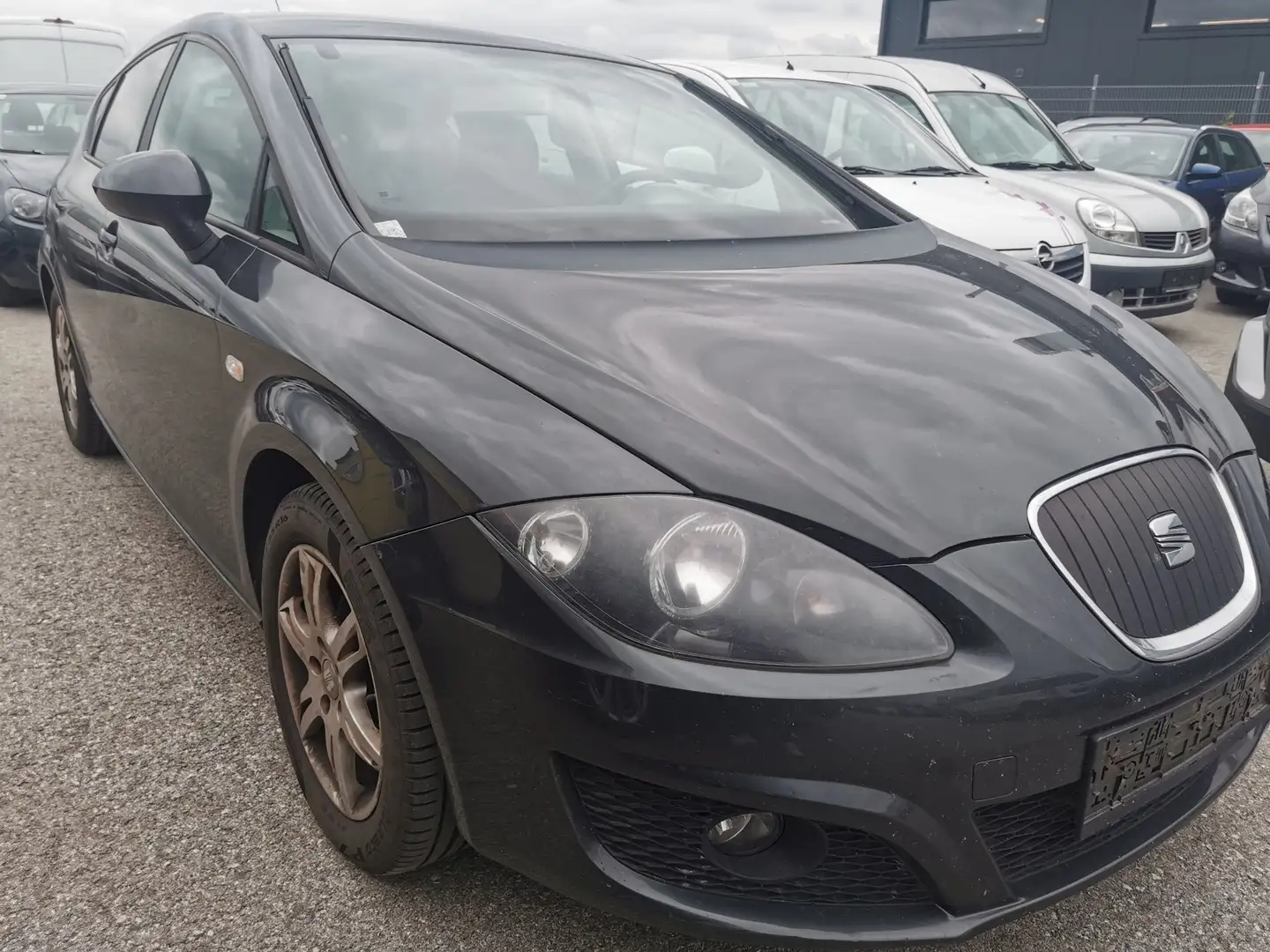 SEAT Leon Leon Chili 1,6 TDI CR Chili Gri - 2