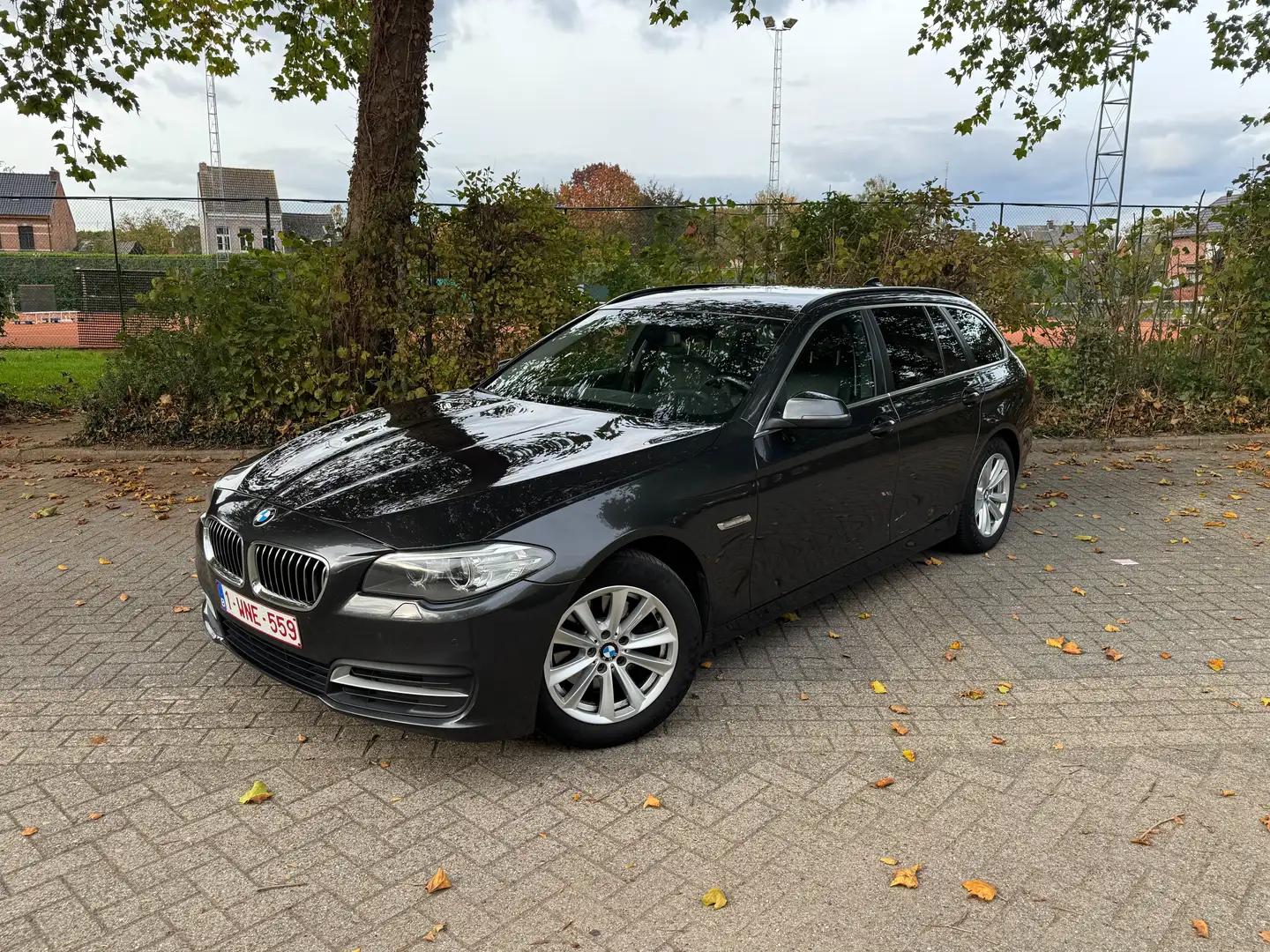 BMW 518 518d Touring Aut. Noir - 1