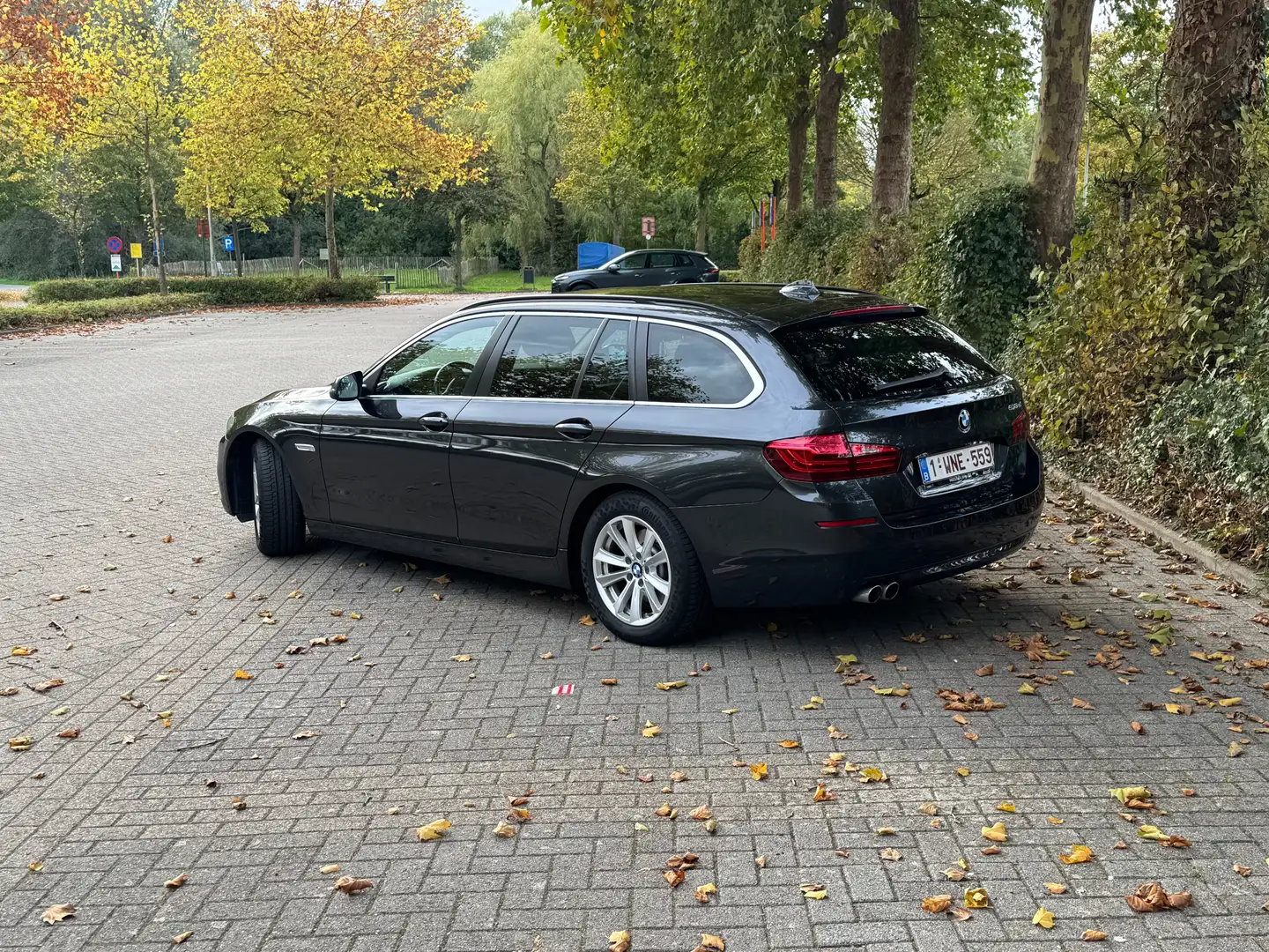 BMW 518 518d Touring Aut. Noir - 2
