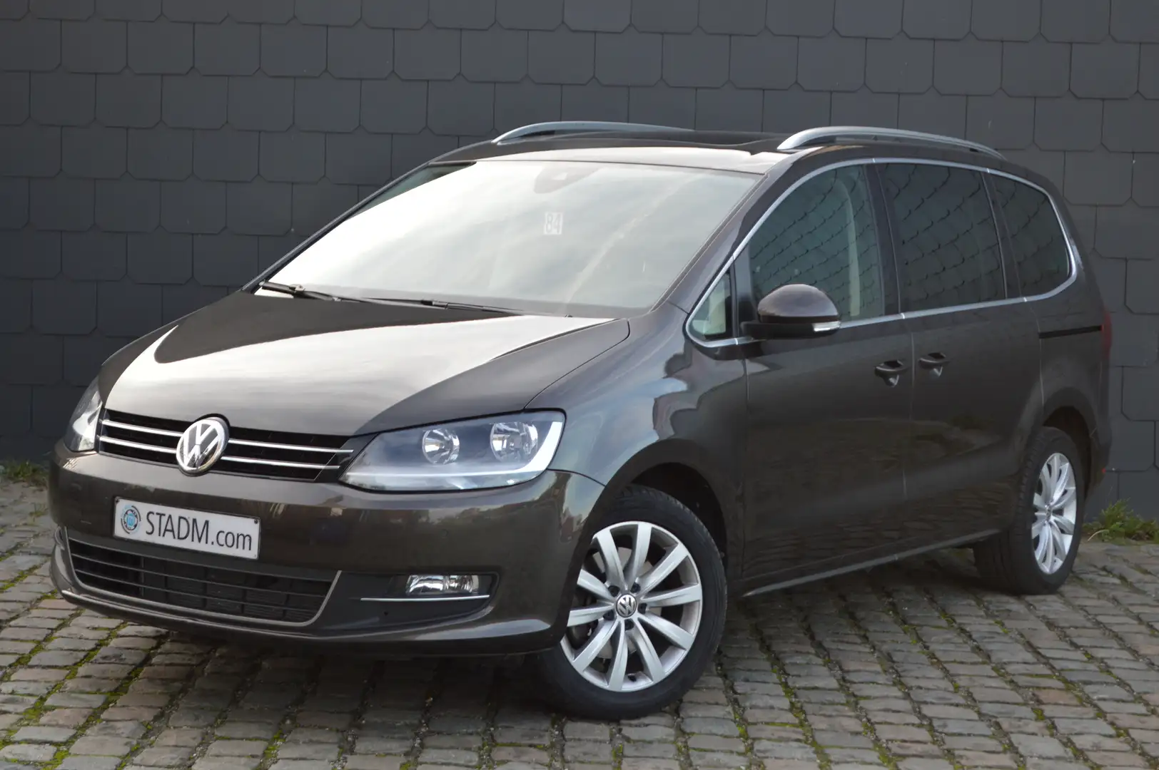 Volkswagen Sharan 1.4 TSI Highline Leder Opendak 7pl 1HND CarPass Brun - 1