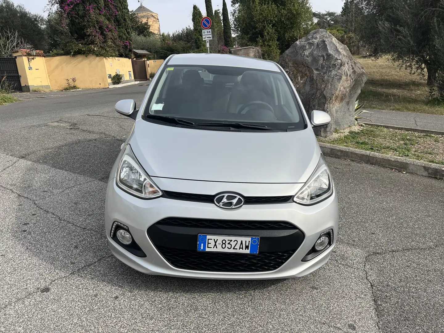 Hyundai i10 1.1 confort BZ/GPL Unipro’perfetta Tasso ‘0’ Argento - 2