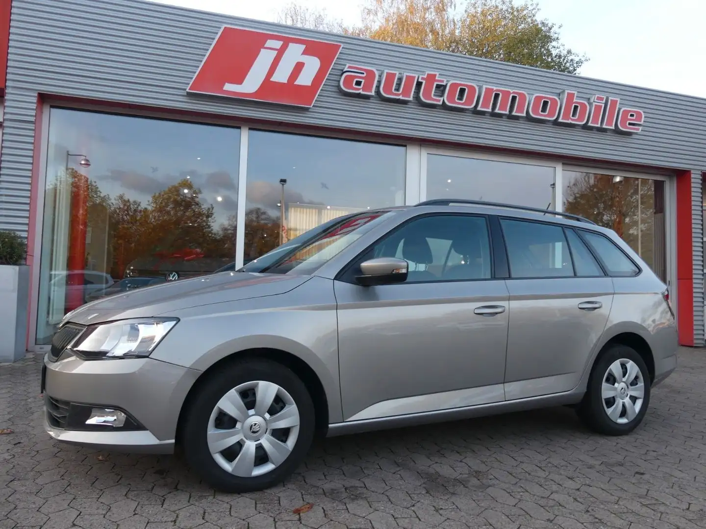 Skoda Fabia Combi Active*1. Hand*Klima*8-fach Beige - 1