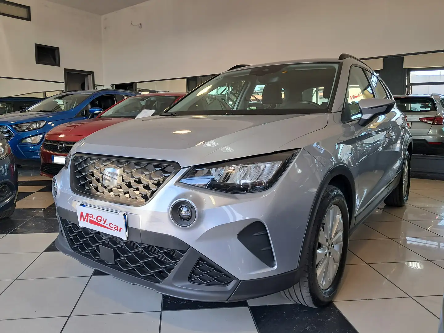 SEAT Arona 1.0 EcoTsi 95 cv Style Argento - 1