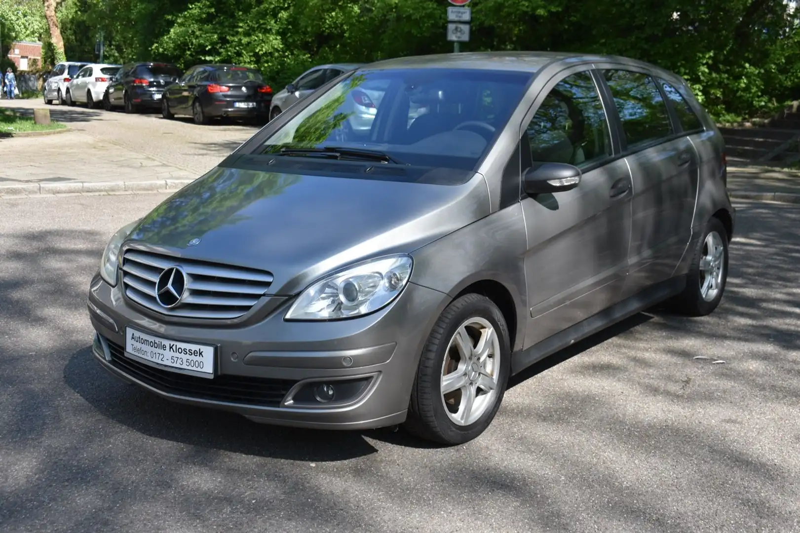 Mercedes-Benz B 200 Automatik siva - 1