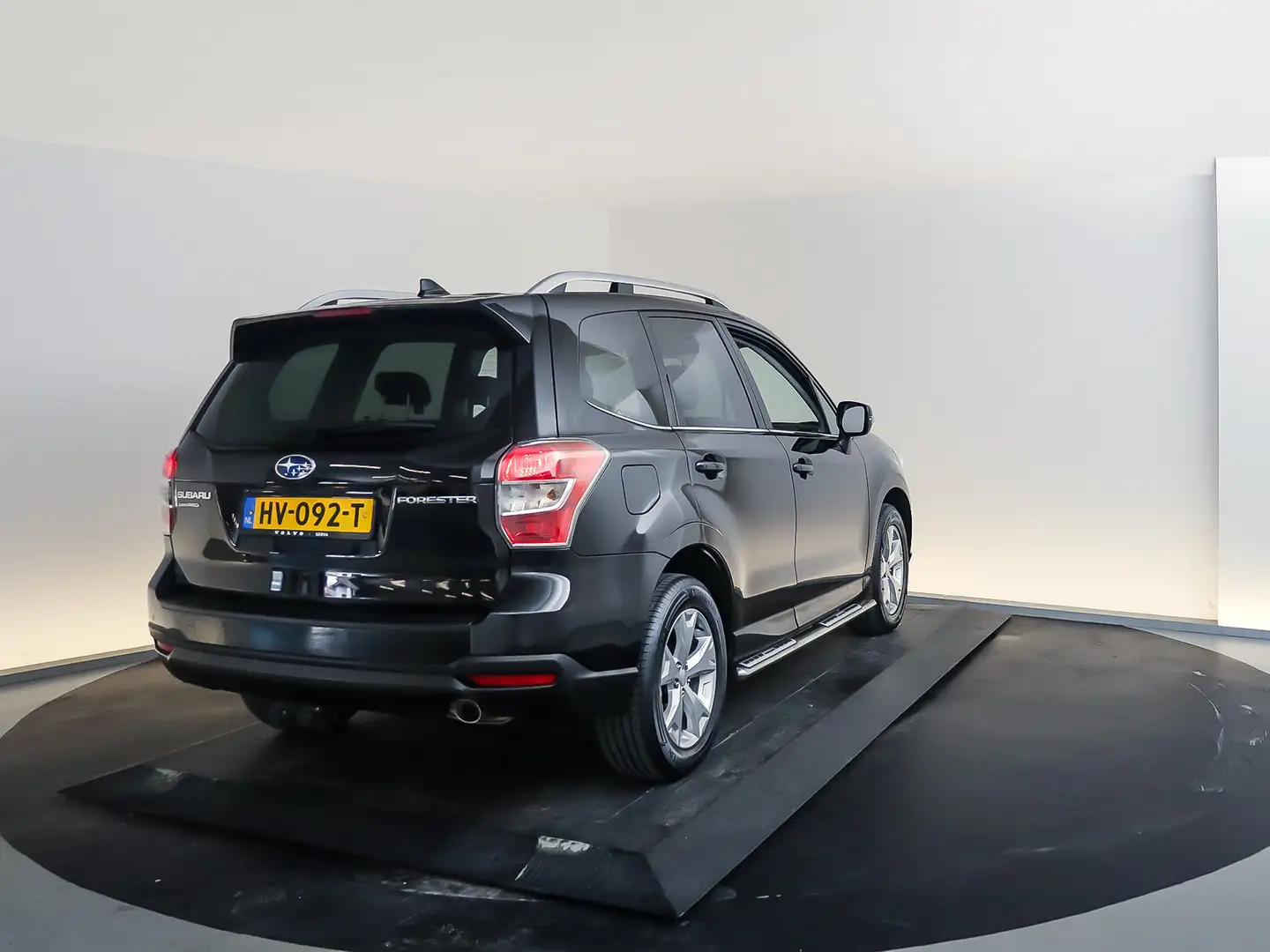 Subaru Forester Premium | Parkeercamera | Stoelverwarming | Keyles Zwart - 2