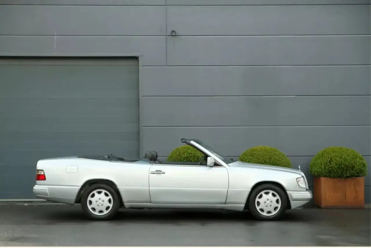 Mercedes-Benz 300 CE 24S Cabriolet W124, foto 3