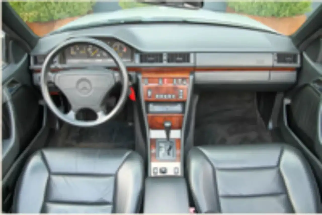 Mercedes-Benz 300 CE 24S Cabriolet W124, foto 7