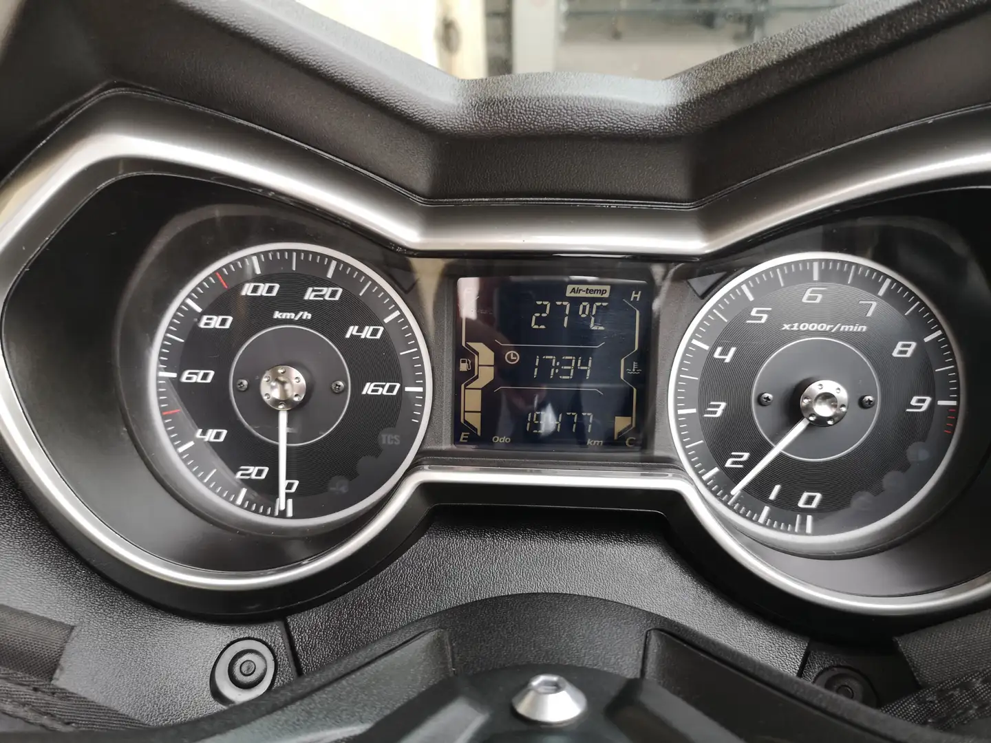 Yamaha X-Max 300 - 2