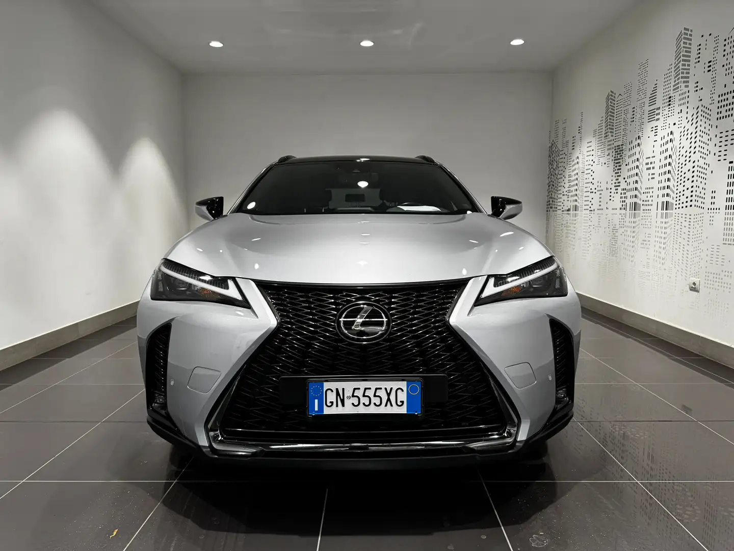 Lexus UX 250h UX 2019 2.0 Design 4wd cvt Argento - 2