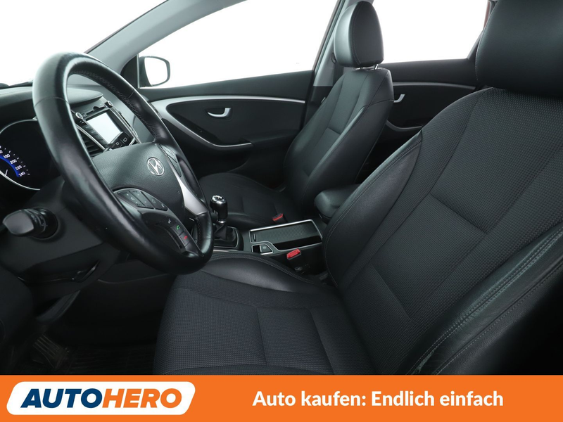 Hyundai i30 1.6 CRDi Premium blue*NAVI*TEMPO*CAM*PDC*SHZ*AHK* — photo 10