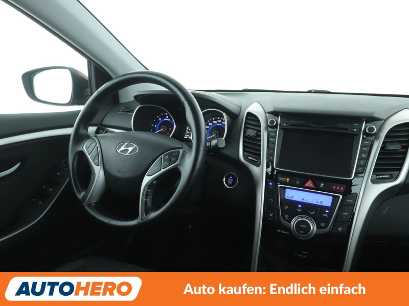 Hyundai i30 1.6 CRDi Premium blue*NAVI*TEMPO*CAM*PDC*SHZ*AHK* — photo 13