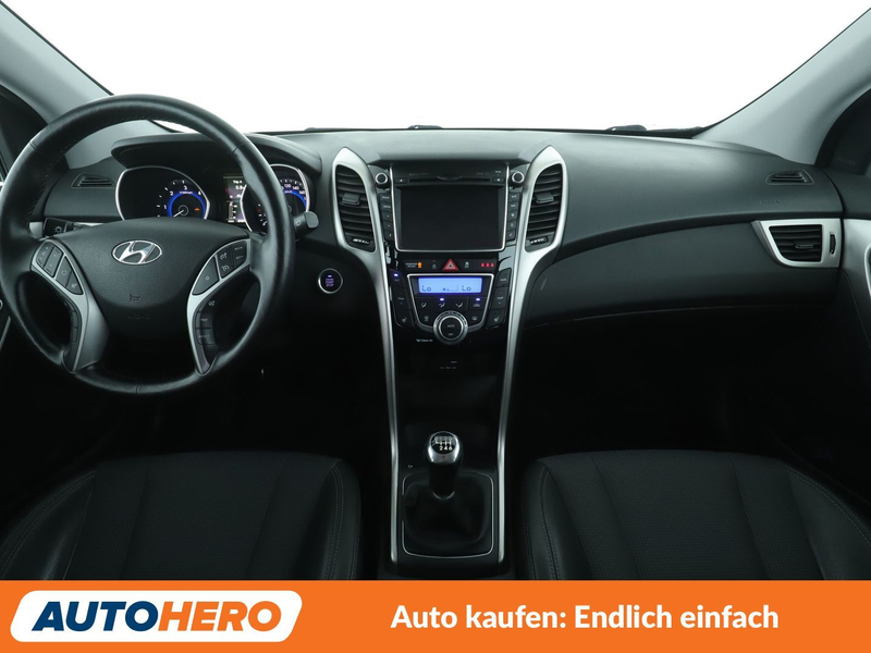 Hyundai i30 1.6 CRDi Premium blue*NAVI*TEMPO*CAM*PDC*SHZ*AHK* — photo 12
