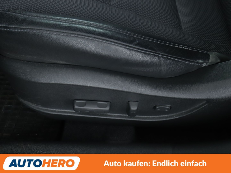 Hyundai i30 1.6 CRDi Premium blue*NAVI*TEMPO*CAM*PDC*SHZ*AHK* — photo 25