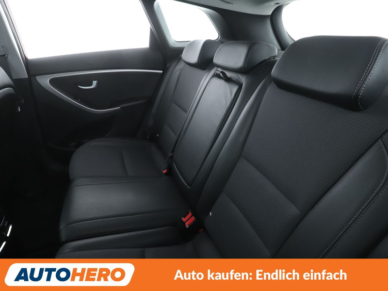 Hyundai i30 1.6 CRDi Premium blue*NAVI*TEMPO*CAM*PDC*SHZ*AHK* — photo 14