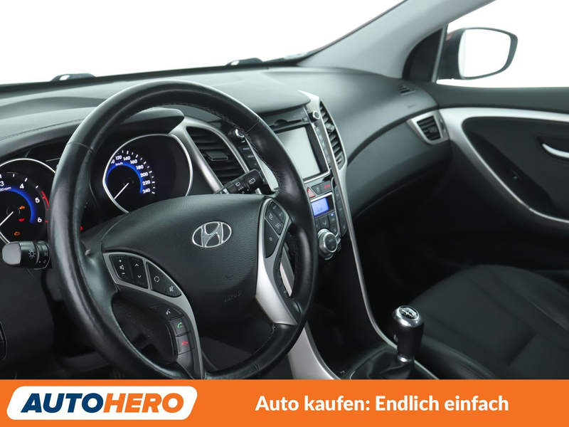 Hyundai i30 1.6 CRDi Premium blue*NAVI*TEMPO*CAM*PDC*SHZ*AHK* — photo 11