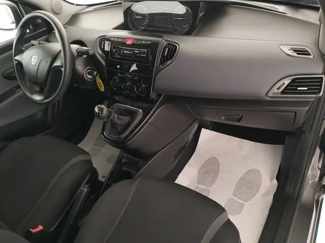 Lancia Ypsilon view 14