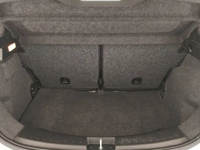 Lancia Ypsilon view 12