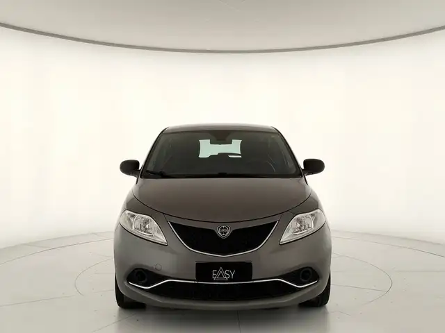 Lancia Ypsilon view 3