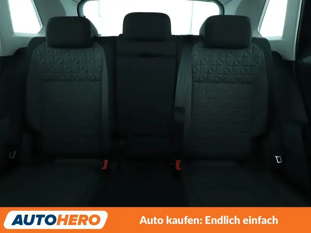 Volkswagen Tiguan view 15
