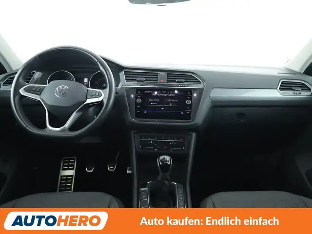 Volkswagen Tiguan view 12