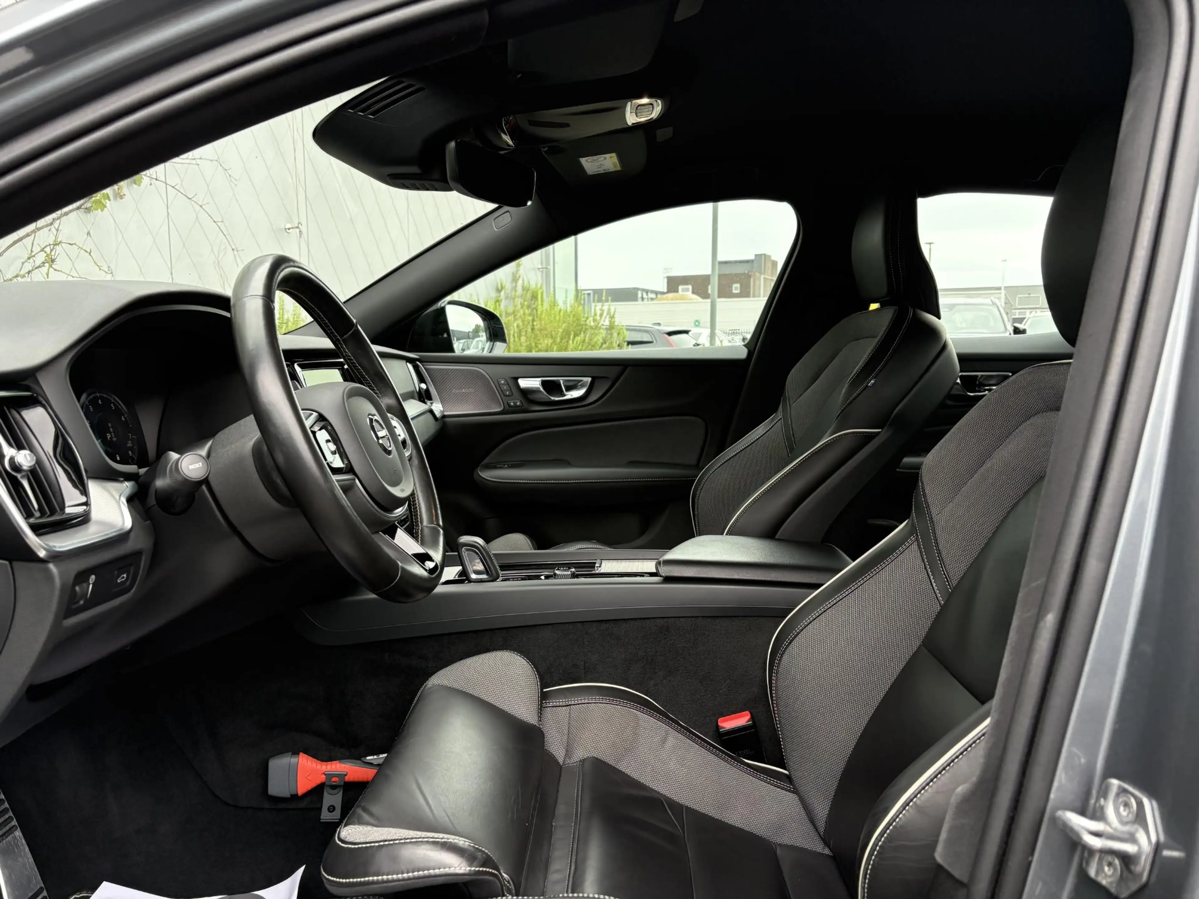 Volvo S60 2.0 B4 R-Design | Trekhaak | Harman Kardon Audio | — photo 5