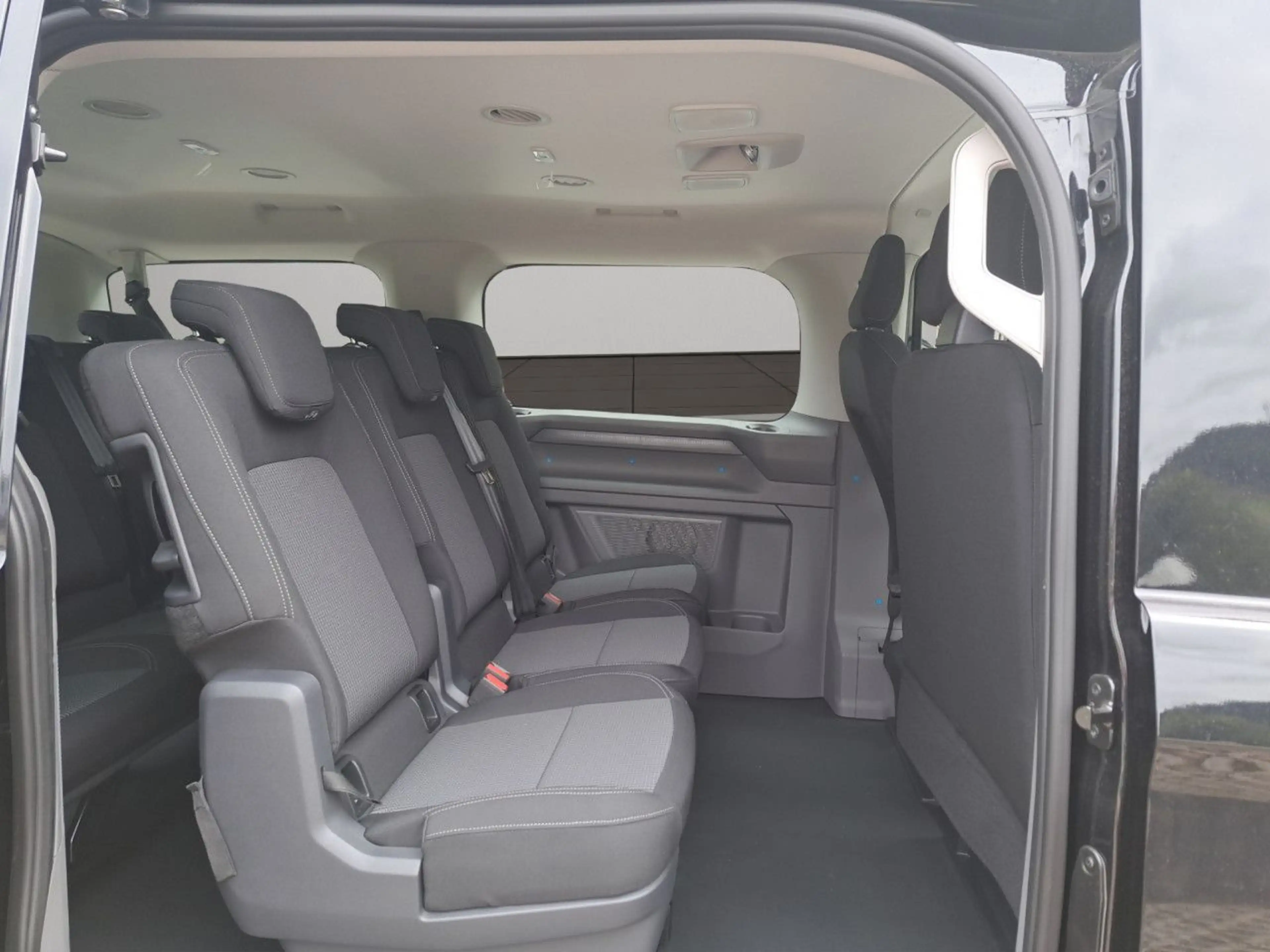 Volkswagen T7 Caravelle 4WD Allrad 2.0l TDI 9-Sitzer AHK Navi — photo 8