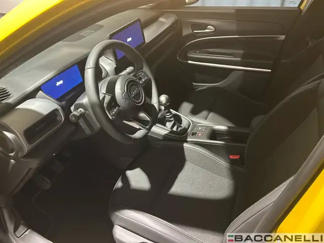 Jeep Avenger view 9