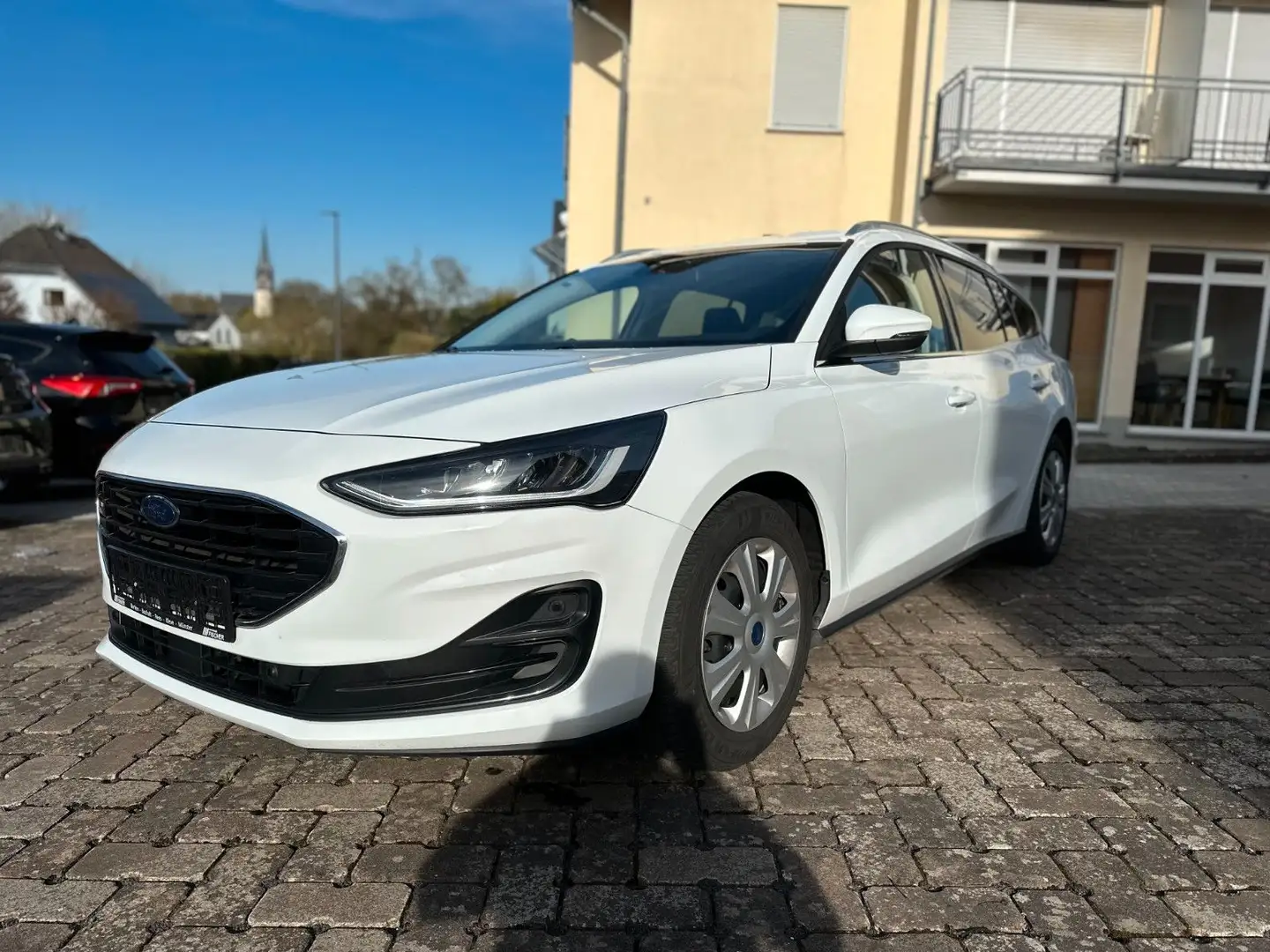 Ford Focus Turnier Tit. NAVI SHZ SPUR TOT A.TEMP RFK Blanc - 1