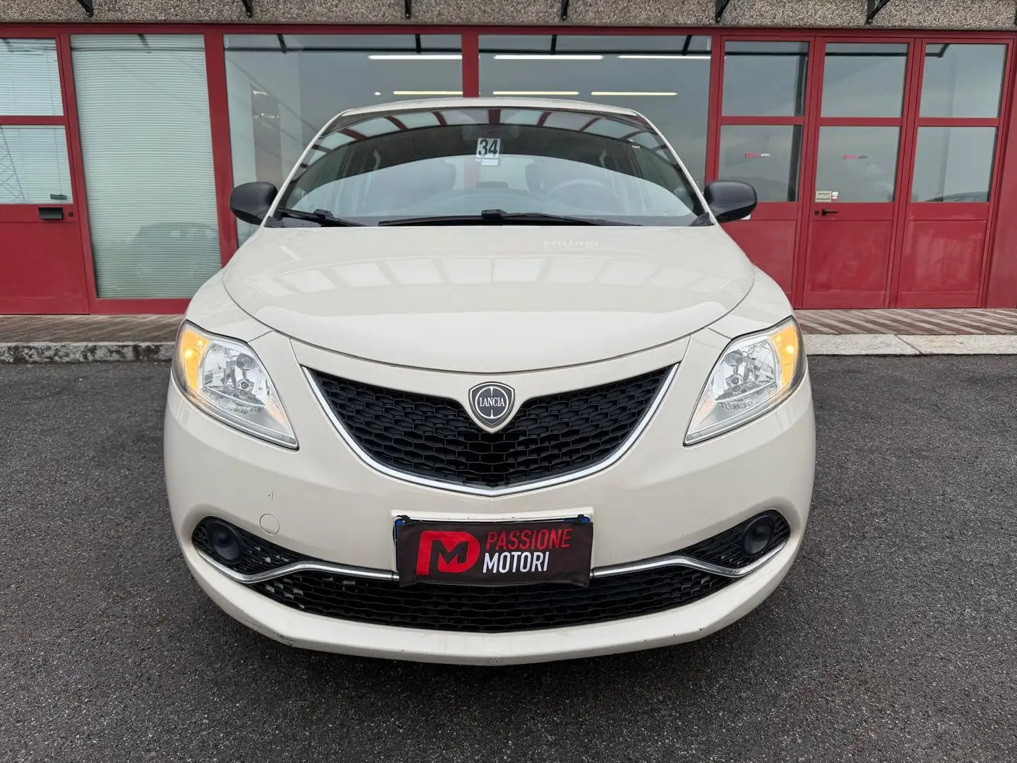 Lancia Ypsilon Ypsilon III 2015 1.2 Silver ecochic Gpl 69cv Beige - 2