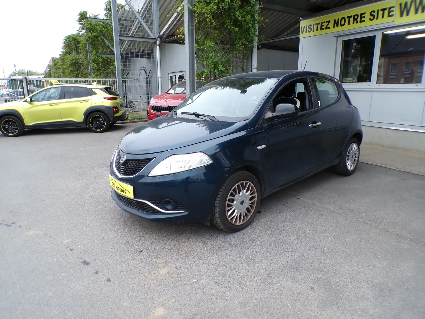 Lancia Ypsilon 1.2i 70cv bleu 01/17 86.441km Airco USB Bluetooth Bleu - 1